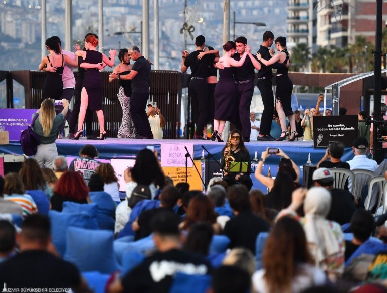 4. İzmir Şiir Hatları Buluşması başladı