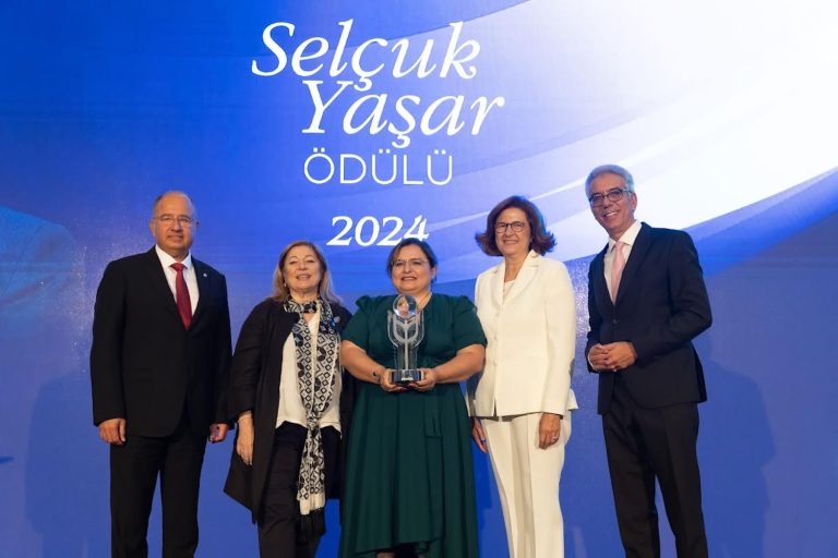 Selçuk Yaşar Ödülü’nün sahibi Tülin Akın oldu