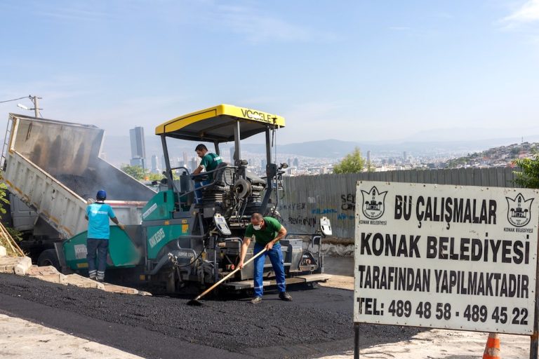Konak’ta asfalt çalışmaları hızlandı