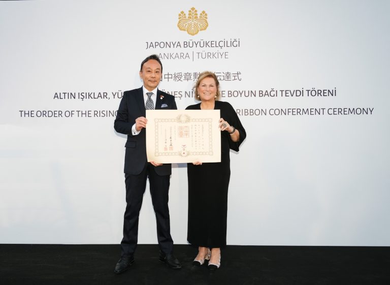 Güler Sabancı’ya Japonya hükümetinden nişan