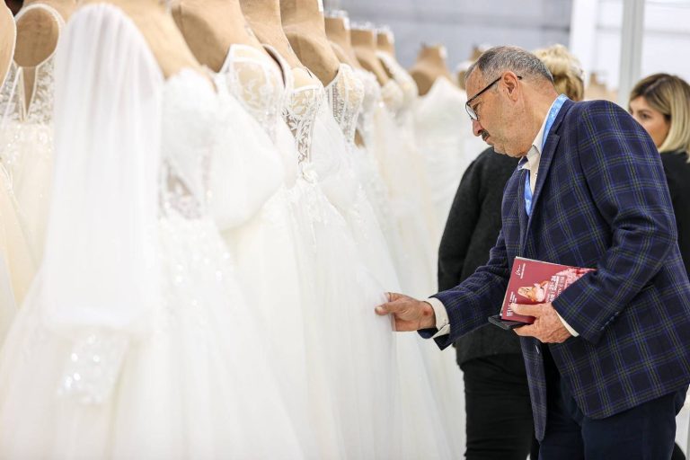 Gelinlik Tasarım Yarışması’nda heyecan sürüyor