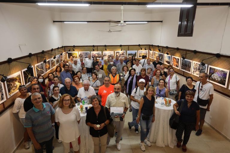 Yangınlara dikkat çeken fotoğraf sergisi: ‘Urla’ya Ateş Düştü’