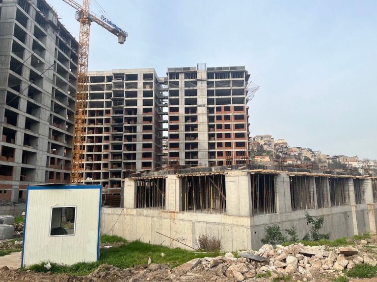 “Evleri teslim edesiye kadar mücadelemiz sürecek”