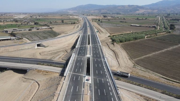 Aydın-Denizli Otoyolu ile 5,3 milyar TL’lik tasarruf
