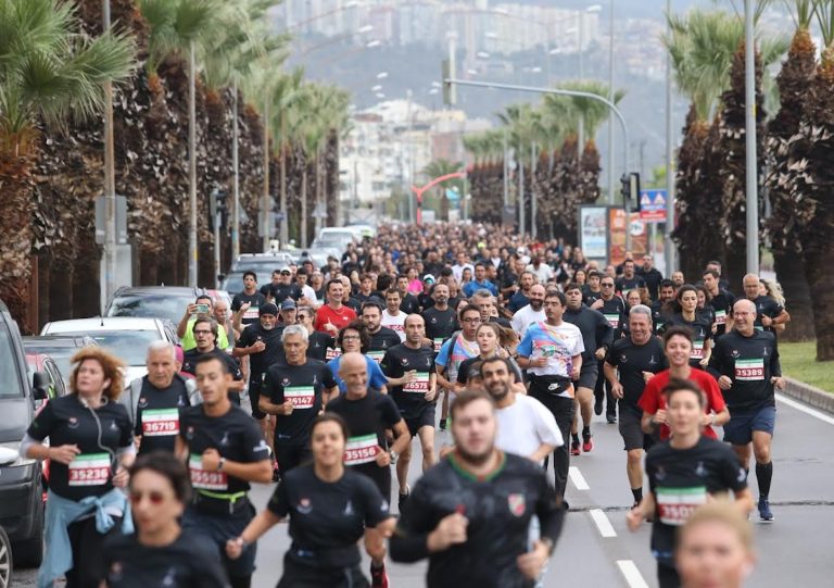 İzmirliler bu yıl Ata’dan Ana’ya ormanlar için koşacak
