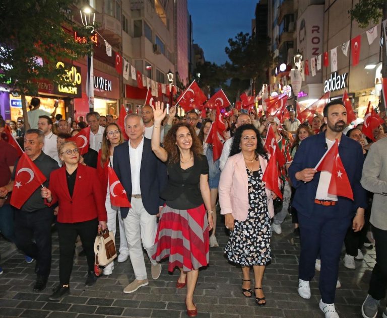  Karşıyaka’da Cumhuriyet coşkusu  
