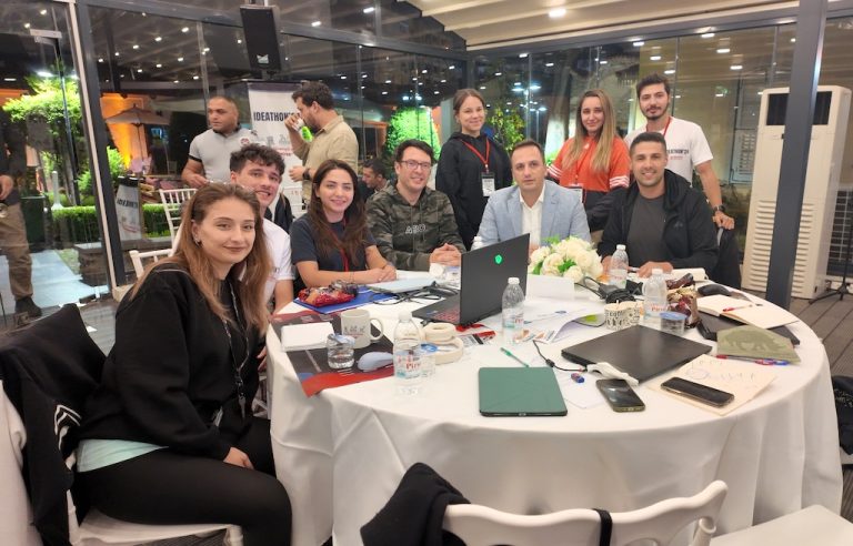 Gençler afetlere karşı yarıştı