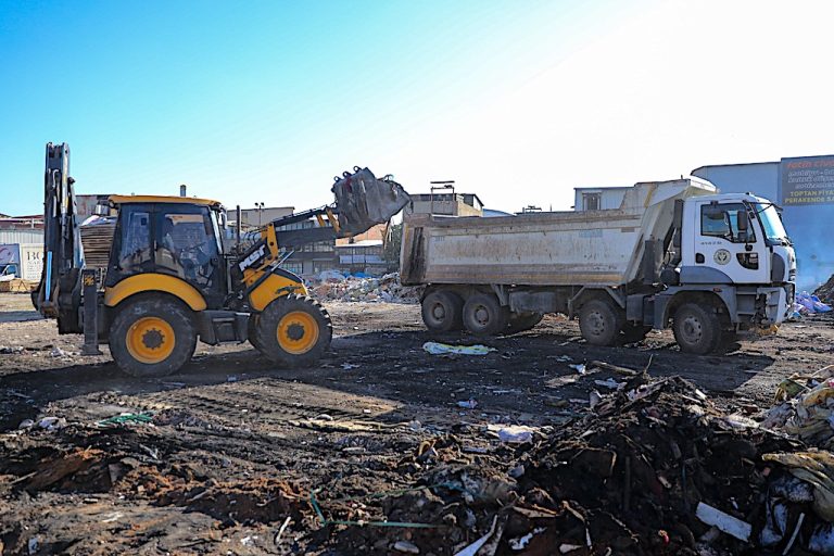 Buca’yı kirletenlere para cezası