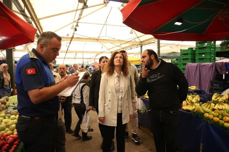 Başkan Ünsal’dan pazar denetimi