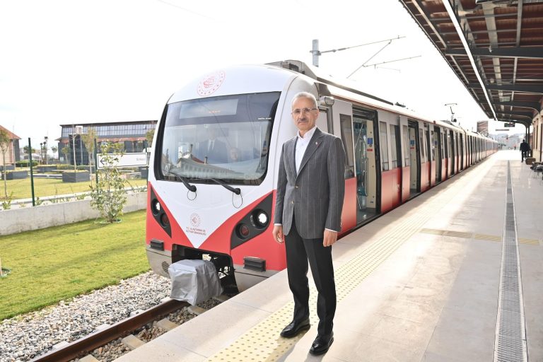 Marmaray 11 yılda 1 milyar 205 milyon yolcuya hizmet verdi