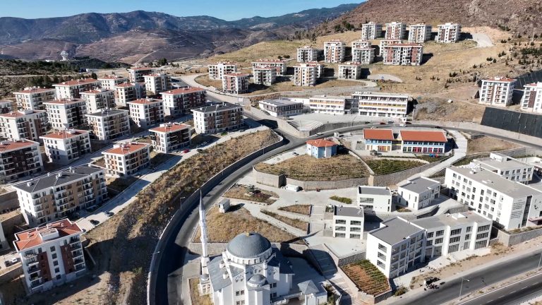 İzmir depreminin üzerinden 4 yıl geçti