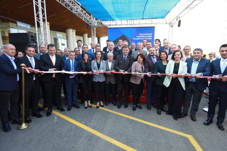 Selçuk İlçe Otogarı törenle hizmete açıldı