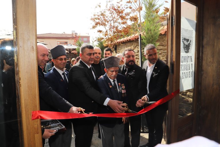 ‘Atatürk’lü Yıllar’ fotoğraf sergisi açıldı