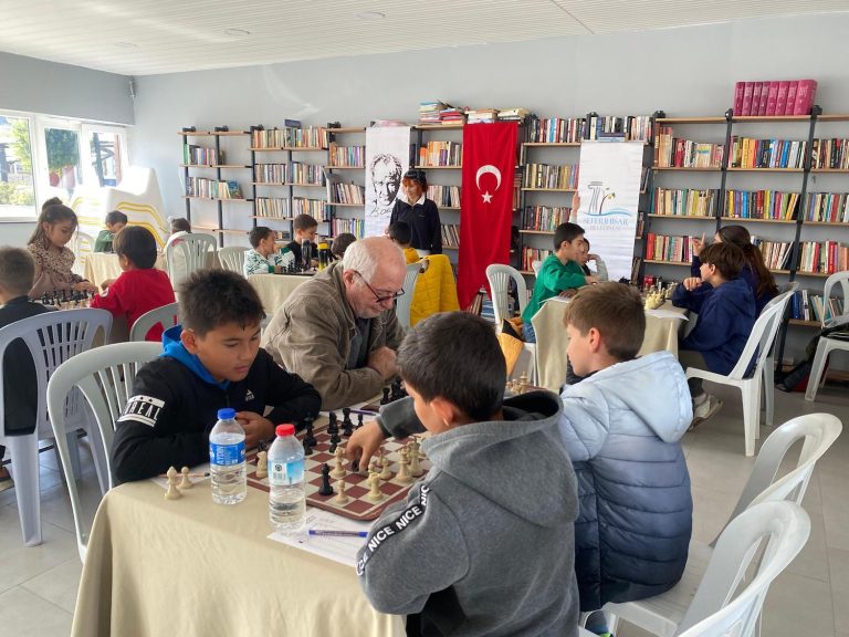 Seferihisar’da Ata’ya Saygı Satranç Turnuvası’na büyük ilgi 