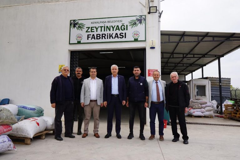 Kemalpaşa’da günlük 60 ton zeytinyağı sıkımı gerçekleşiyor 