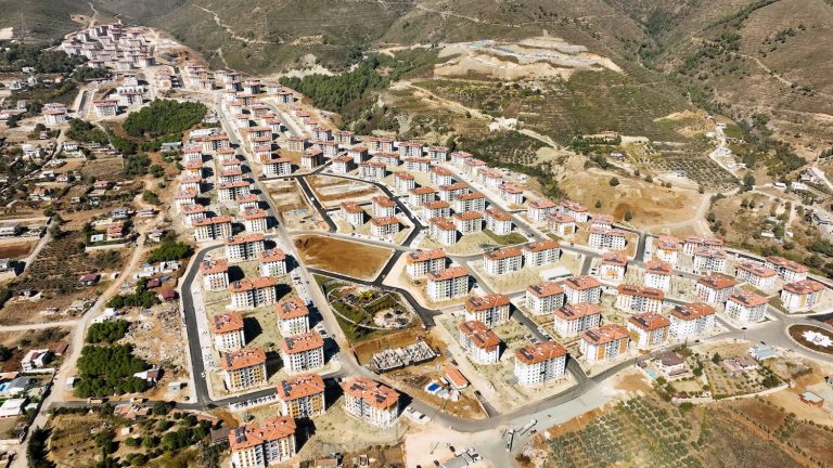Afet bölgesinde 2 bin 681 konutun yapımı tamamladı 