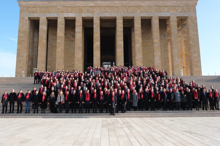 ASO, 61. yıl dönümünde Anıtkabir’i ziyaret etti