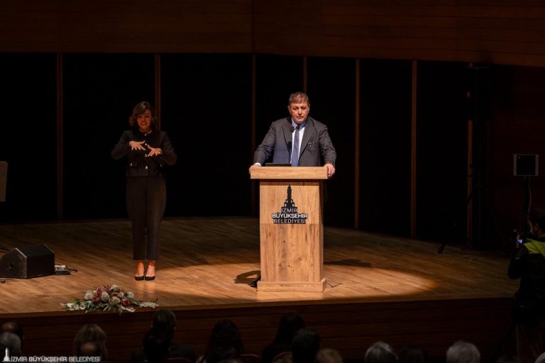 İzmir Edebiyat Festivali başladı