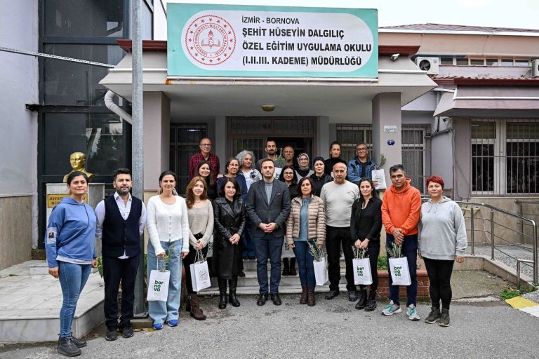 Eşki: Öğretmenlerimiz geleceği yeşerten rehberler