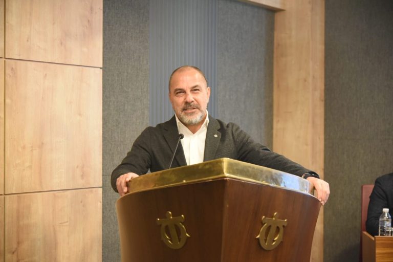 Yusuf Öztürk: İzmir limanı kan kaybediyor