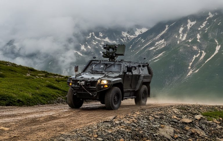 Otokar’dan 857 milyon euroluk askeri araç anlaşması