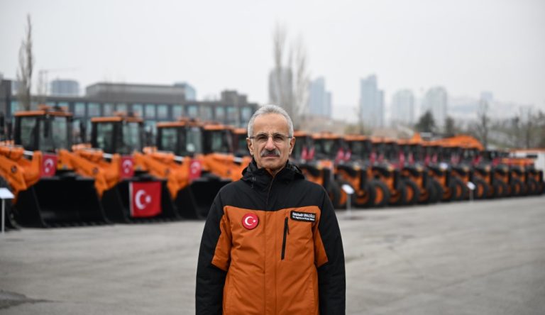 Karayollarının karla mücadelesine takviye