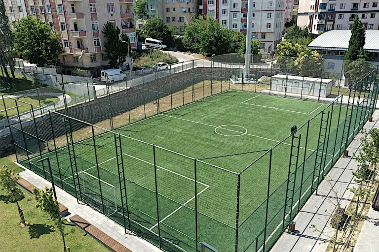 Manisa Büyükşehir Belediyesi halı saha işleri yaptıracak