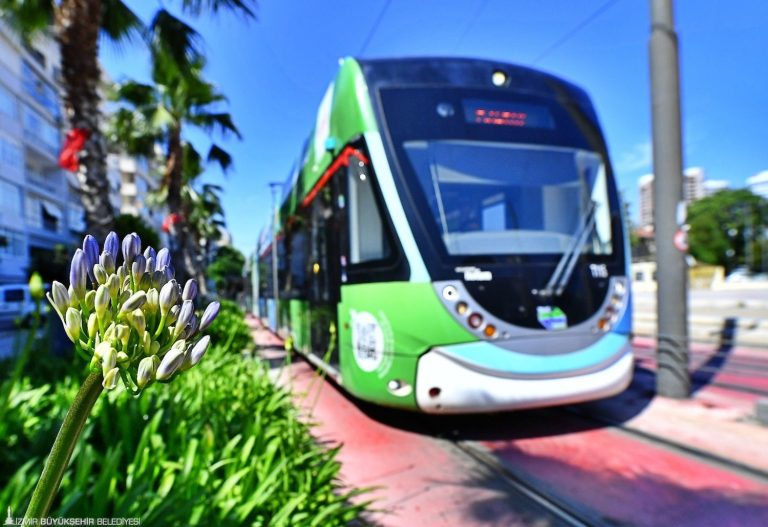 Elektrik arızaları tramvay seferlerini aksattı