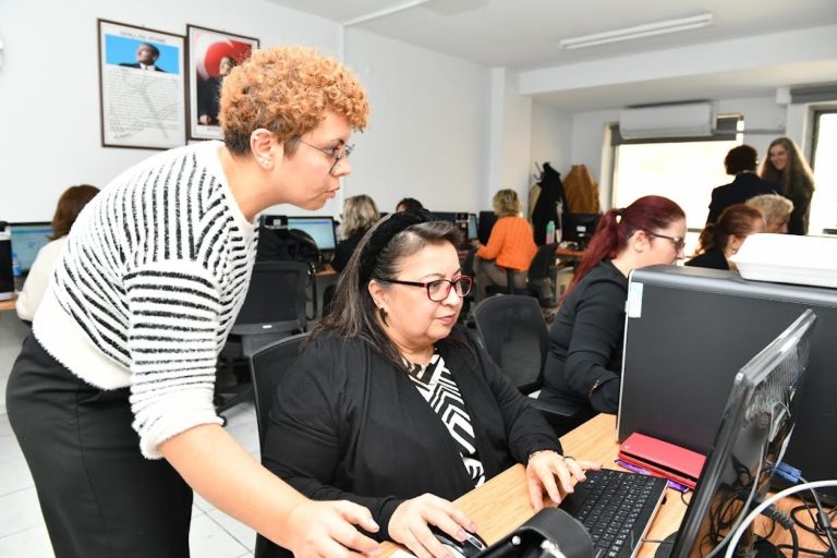 Çiğlili kadınlara ‘dijital’ eğitim