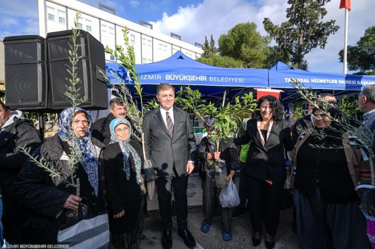 Kınıklı üreticiye fidan desteği 
