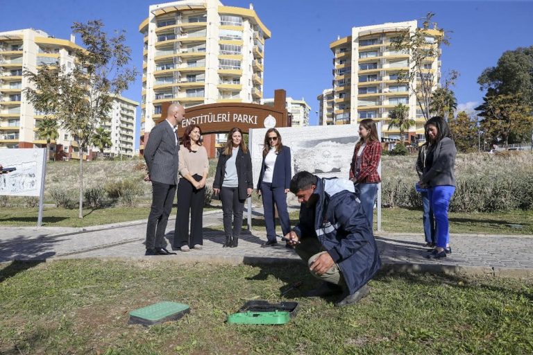Karşıyaka’nın parklarında akıllı sulama dönemi