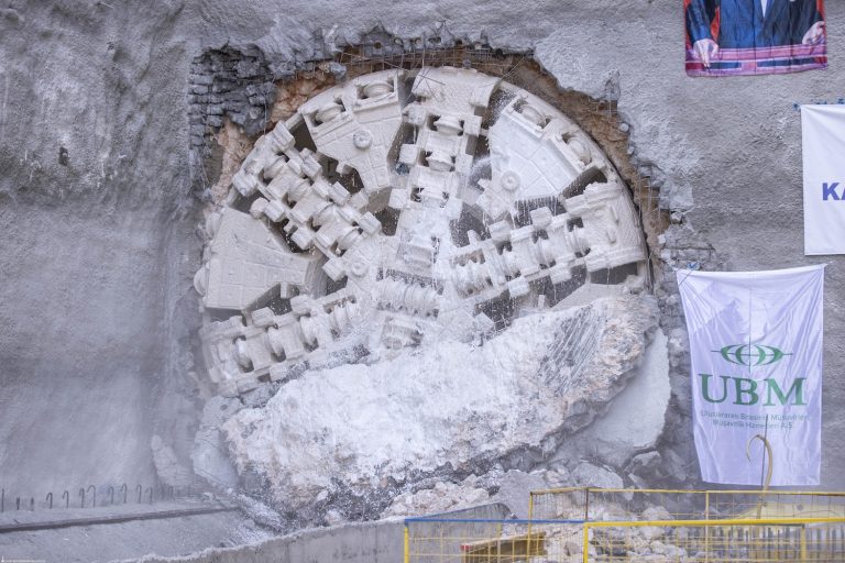 Buca Metrosu’nda ‘dev mesai’