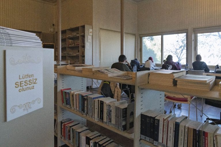 İzmir’e iki yeni kütüphane müjdesi