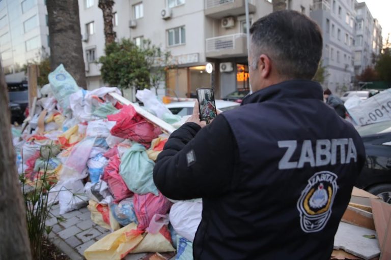 Kaçak moloz dökenlere 8 ayda 1 milyon 325 bin TL ceza