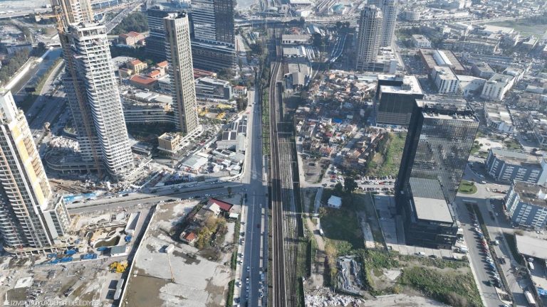 İzmir’de kent içi ulaşımı rahatlatacak dev proje başlıyor