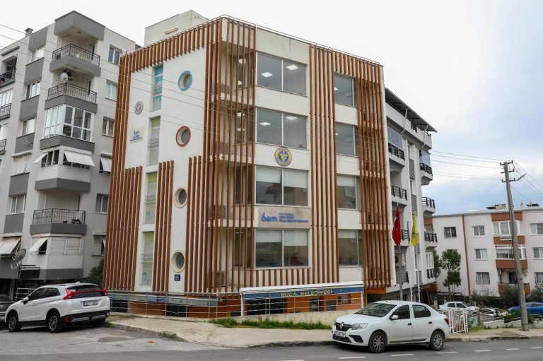 Aziz Nesin Eğitim Merkezi’ne veli ve kursiyerlerden tam not