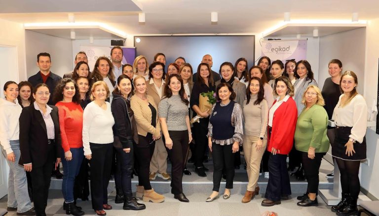 “Herkes hukuk dersi ve sivil toplumda görev almalı”