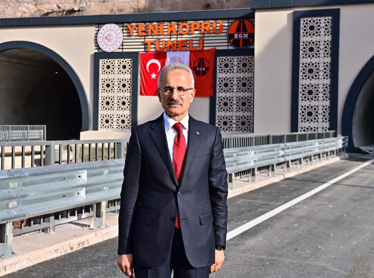 Yeniköprü Tüneli trafiğe açıldı