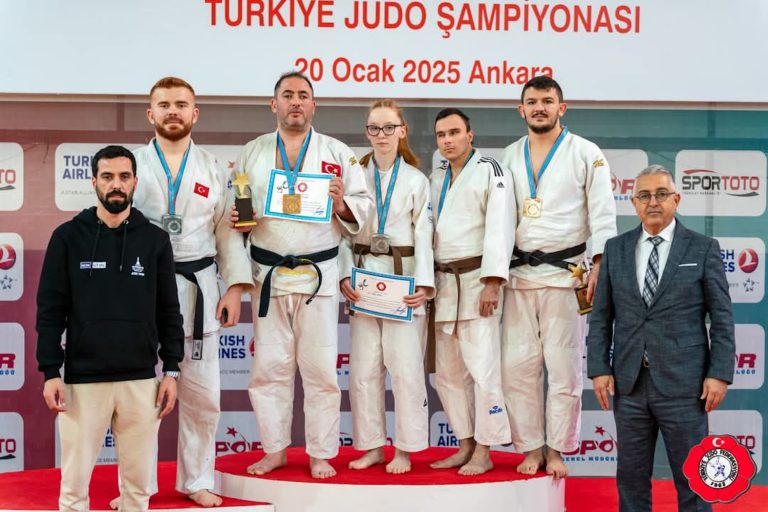 İzmirli judocular şampiyonadan 9 madalya ile döndü 