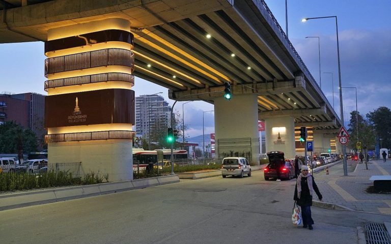 İzmir otogarı ışıl ışıl