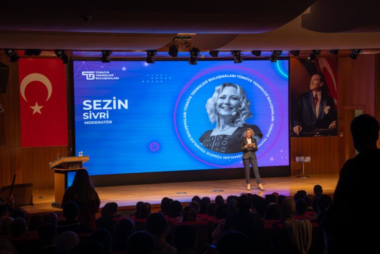 Türkiye’nin dijital dönüşümüne yön veren isimler İzmir’de
