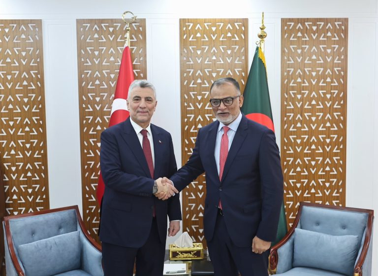 Bangladeş ile ticaret hacmini 2 milyar dolara çıkarma hedefi 