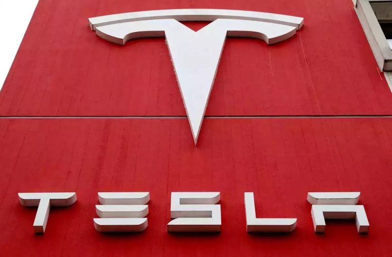 Tesla, ABD’de yaklaşık 240 bin aracını geri çağırdı