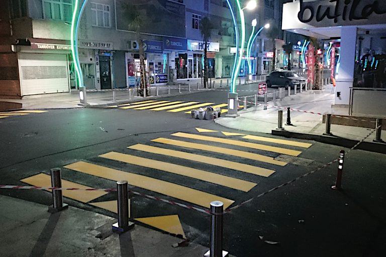 Diyarbakır Karayolları 9. Bölge Müdürlüğü yol ikaz işaretleri yaptıracak