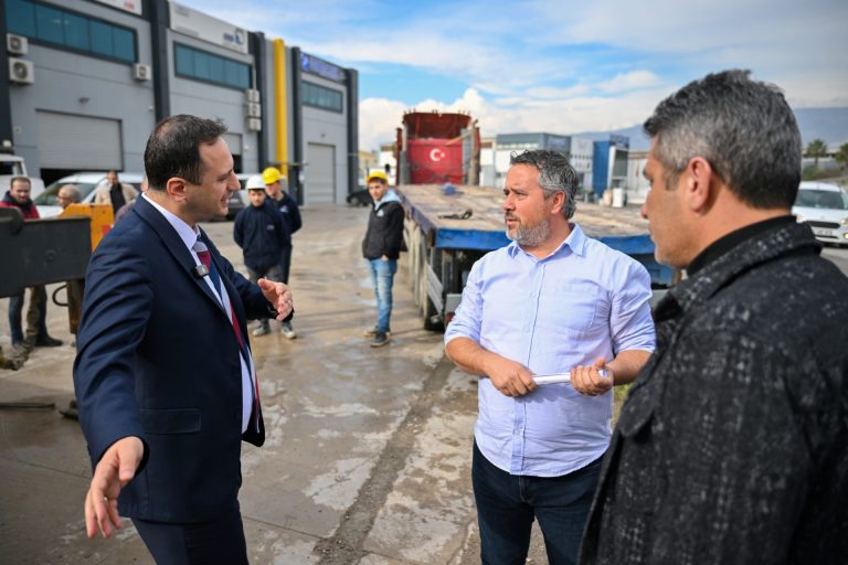 Bornova’da yol yapım çalışmaları hız kesmiyor