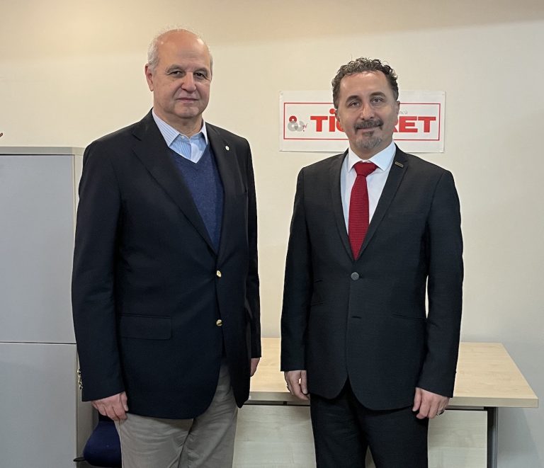 İZSİAD’dan TİCARET Gazetesi’ne ziyaret