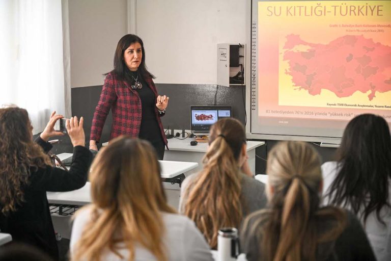 Gençler iklim krizine karşı bilinçleniyor