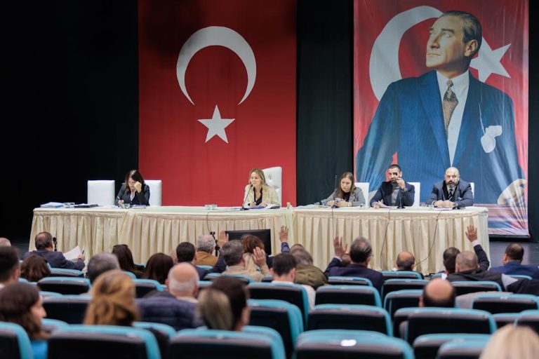 Konak Meclisi, kredi talebiyle olağanüstü toplanacak 