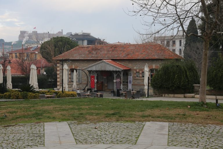 Emekli ve öğrenciye kafelerde yüzde 20 indirim