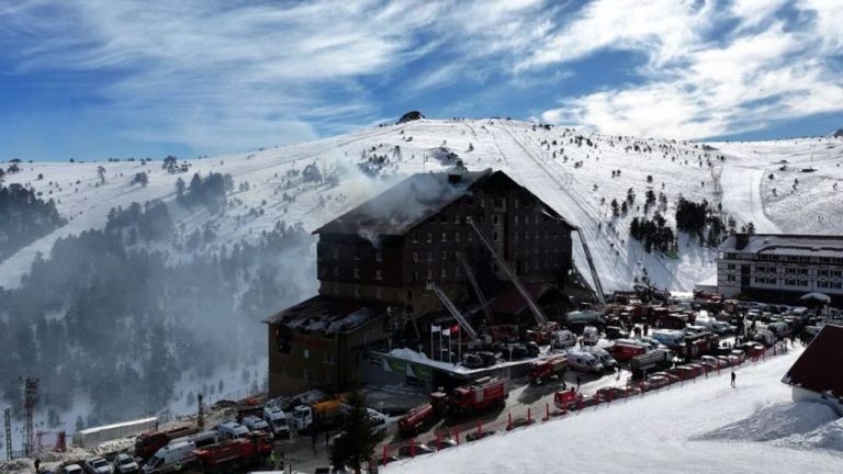 Bu görselin Alt özniteliği boş. Dosya adı: 25-1-22-kartalkaya-kayak-merkezinde--1024x576.jpg